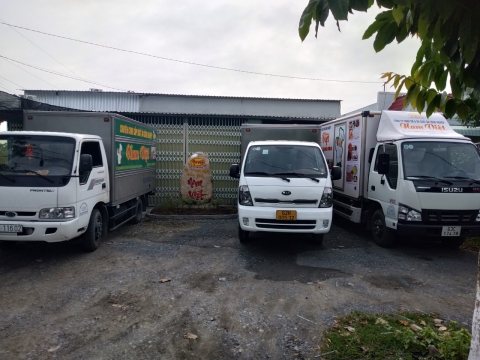 Xe trung chuyển thực phẩm