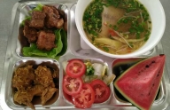 Thịt sườn chiên+ Gà kho sả