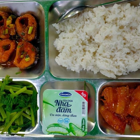 Thịt ba rọi khìa+ Cá lóc kho tiêu