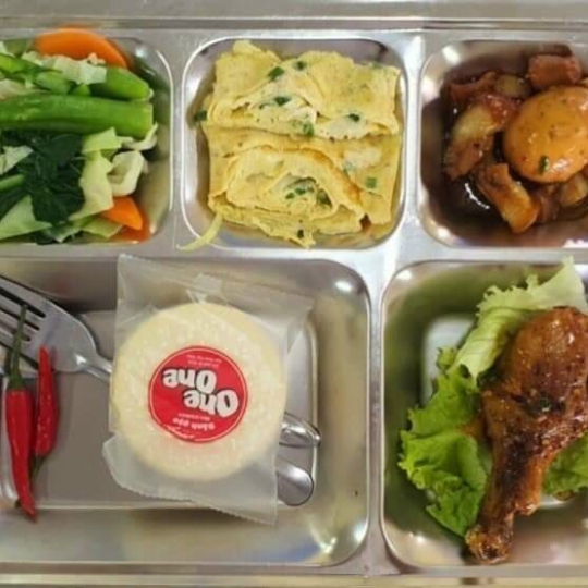 Thịt kho trứng+ Gà chiên nước mắm