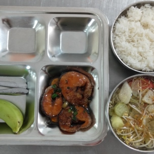 Món ăn khay mẫu 2